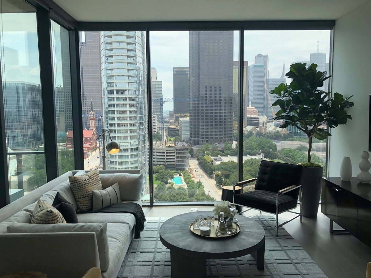 benwegmann's tweet image. Apartment goals?

Watch the full tour now on my Instagram story! 👀 IG: Benwegmann