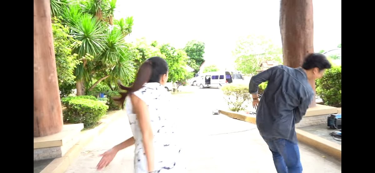 kan16112000's tweet photo. พ่อเล่มใหญ่มาก5555
#OhmAirwaysfirstvlog https://t.co/8td4pbOwex