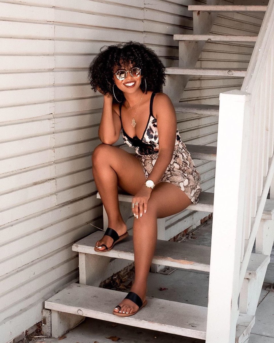 sandals twitter