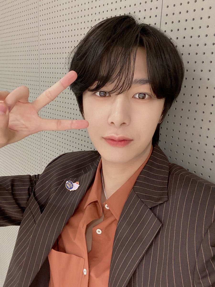 OfficialMONSTAX's tweet photo. [#형원] 몬베베 오랜만에 단체 브이앱 재미있었어요 ㅎㅎ다들 굿 바암♡̆̈ https://t.co/O8ofXawWce