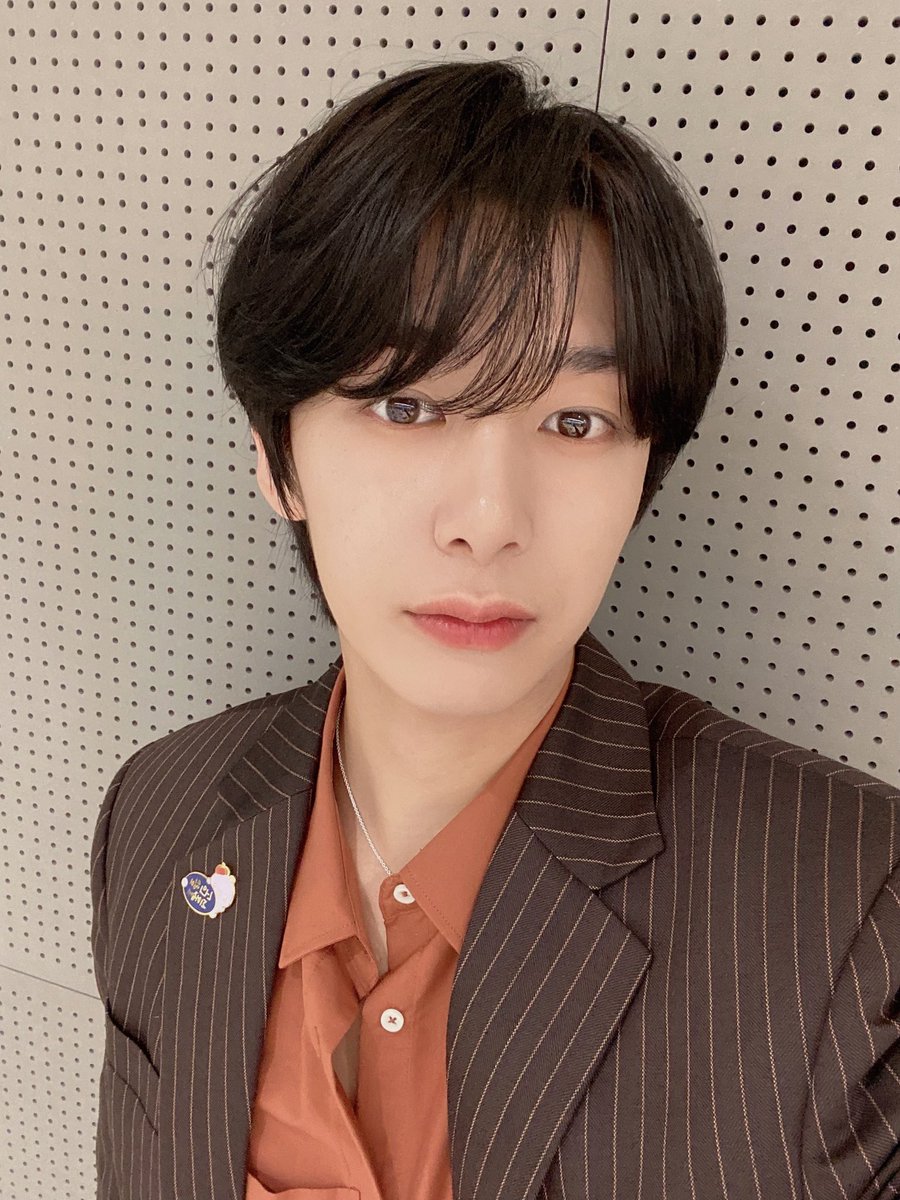 OfficialMONSTAX's tweet photo. [#형원] 몬베베 오랜만에 단체 브이앱 재미있었어요 ㅎㅎ다들 굿 바암♡̆̈ https://t.co/O8ofXawWce