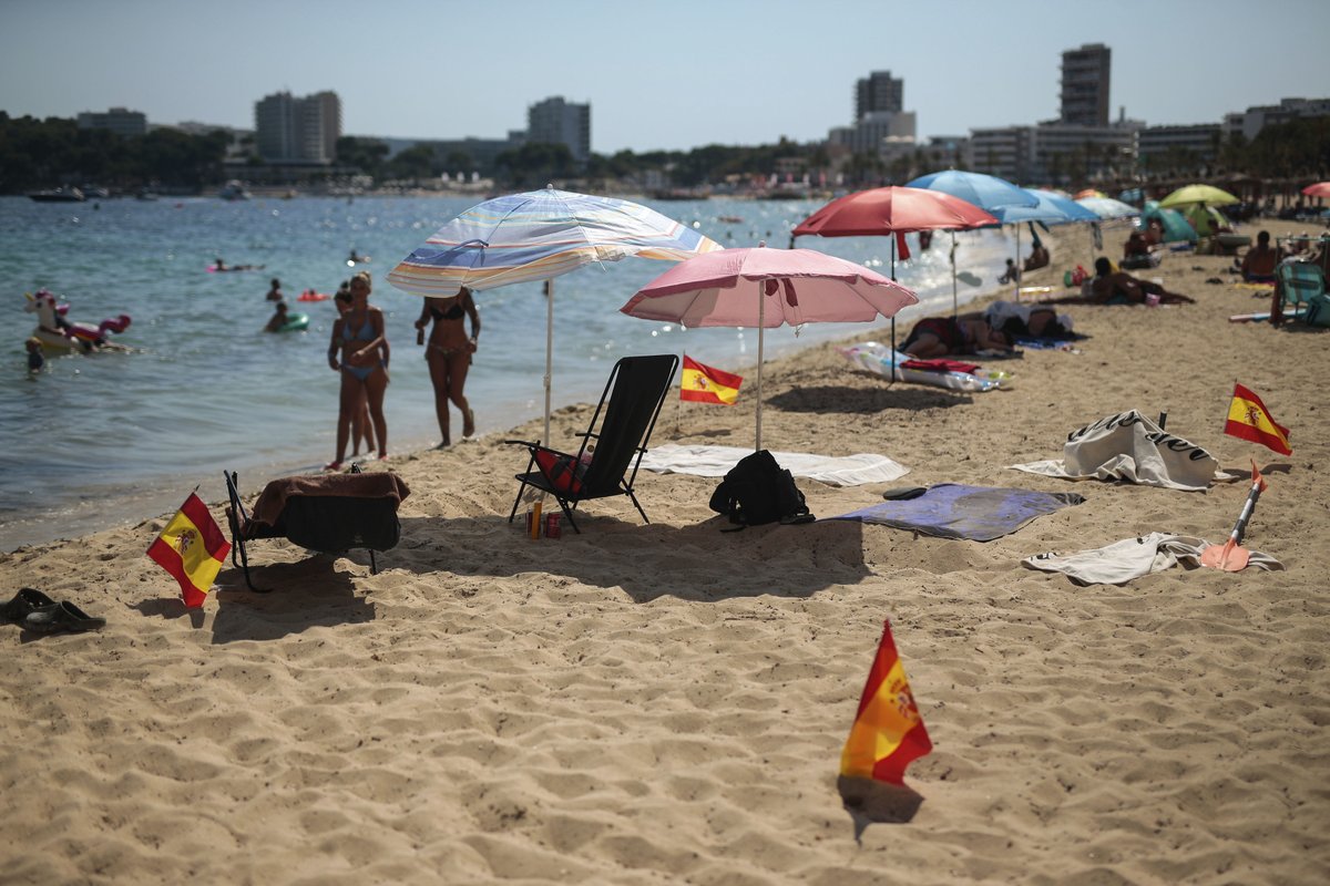 Has the new 14-day quaratine coming back from Spain affected your travels? 📧 Drop us a line at news@countytimes.co.uk