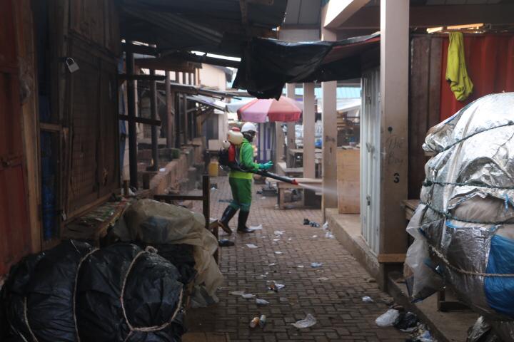 grace_me55's tweet photo. The HO Market was professionally disinfected today thanks to the phase 2 of the Nation Wide Disinfection of Markets by @mlgrdgov .
#ZoomlionDisinfects
@konkrumah 
@DrLetsa 
@_KwesiAsempa 
@otu_yeboah 
@YelsumaA 
@iamaryee 
@koJoClick https://t.co/Sun0lM5243