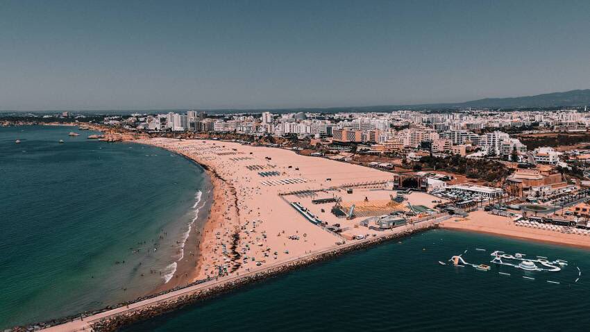 Rolling Loud a dévoilé la line-up de sa 1ère édition européenne, au Portugal ☀️🏝

▫️DaBaby
▫️Future
▫️Young Thug
▫️Dinos
▫️Rae Sremmurd
▫️Lil Uzi Vert
▫️W Khalifa
▫️Asap Rocky
▫️Chief Keef
▫️Meek Mill
▫️Trippie Redd
▫️Playboi Carti
▫️Gunna
▫️Sheck Wes
▫️Lil Tecca
...

📍07/2021