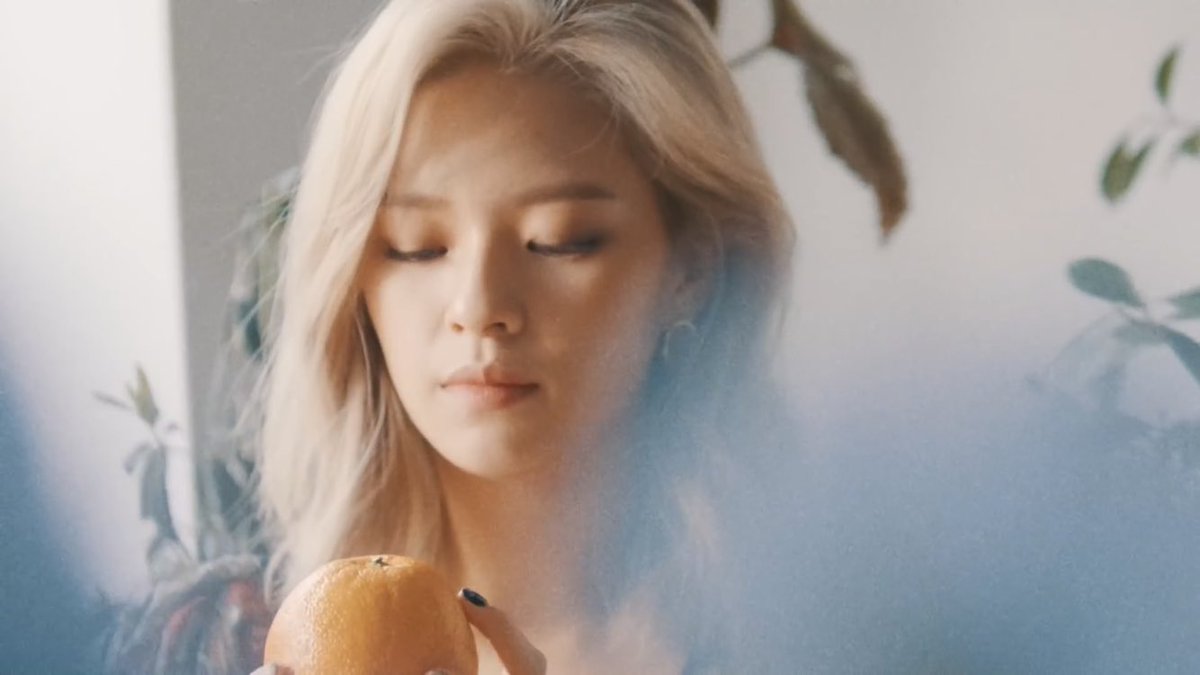 jeongyeon pics tweet media
