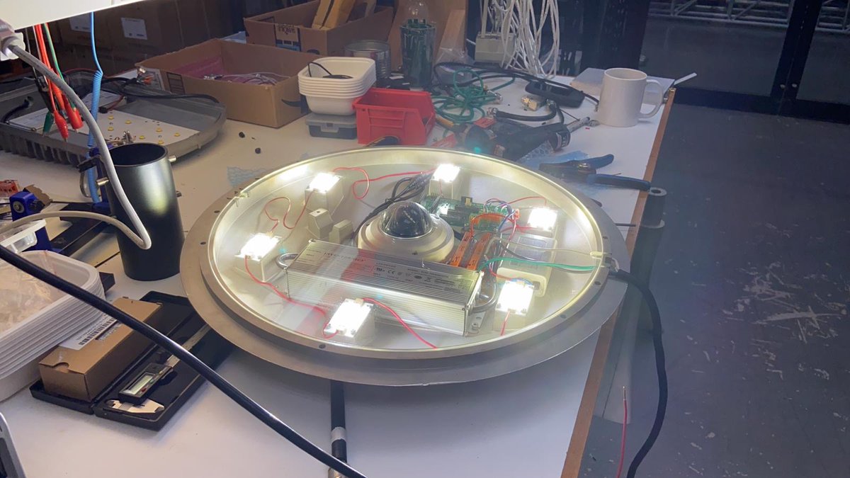 ApolloMetro's tweet image. Tests, tests and more tests. Making sure the new pole top #LED light works as designed. bit.ly/3eRNJrJ