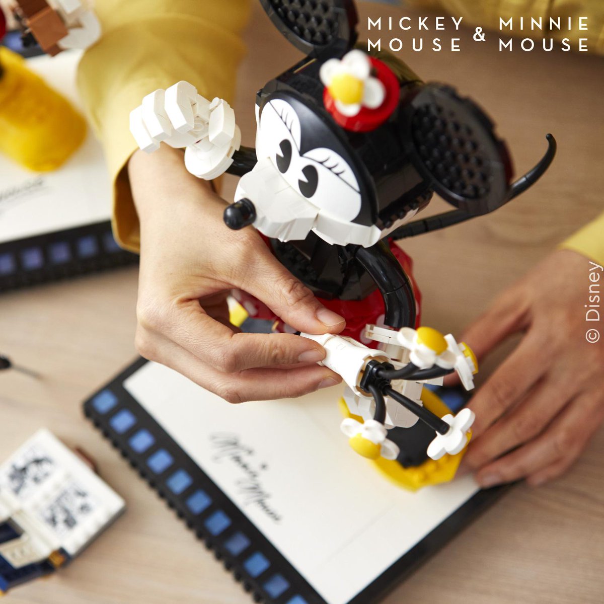 LEGO_Group's tweet photo. Awww, the perfect couple! ❤️Check out these amazing @Disney Mickey Mouse &amp; Minnie Mouse buildable characters.
https://t.co/NR4bMYA7mK https://t.co/kR3rlTqs1J