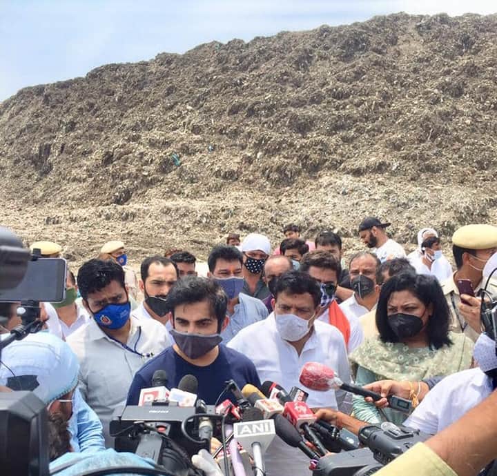 gunjanguptabjp's tweet image. It's all about practicing rather than preaching.. and our dynamic Honourable MP Sh. Gautam Gambhir ji does exactly the same. ग़ाज़ीपुर ढलाव हटेगा, कूड़ा छंटेगा, साफ पर्यावरण निकलेगा @GautamGambhir @siddharthanbjp @adeshguptabjp @BJP4Delhi @PMOIndia