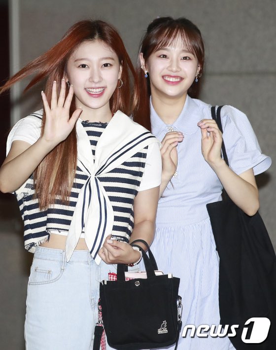 CHUUBRASIL's tweet photo. [#FOTO] 28.07.20 - Chuu e Choerry a caminho das gravações do Masked Singer 🎙🎶

©️PRESS

@loonatheworld
#이달의소녀 #츄 #Chuu #LOONA https://t.co/NlcyVQHI3d