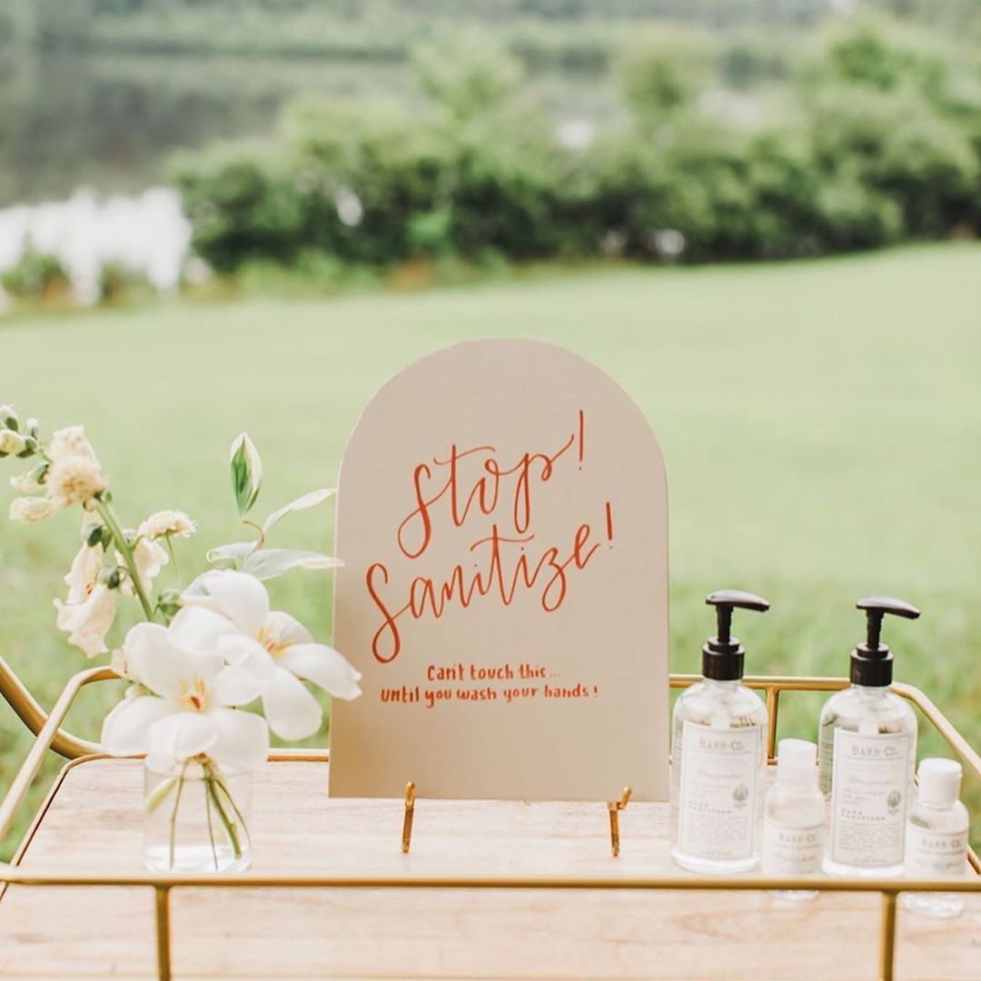 WeddingWire's tweet photo. Stop! Sanitize! 🧴 "Taking precautions with your wedding can still be a beautiful and eye catching part of your day!" - Our Curated Design Planning ✨🌿  
{Arli Quinn Photography} https://t.co/mEdcGGvpt5