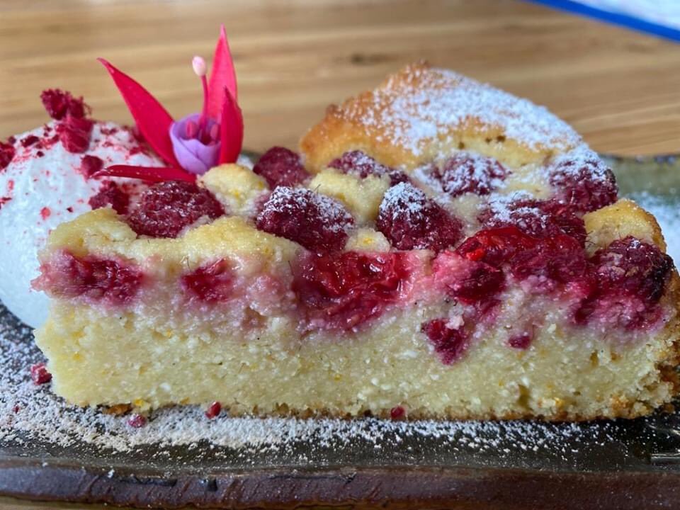 creationwines's tweet photo. INDULGE at Creation! This #creationcake pairs divinely with our range of teas, coffees & cordials 💗worth a drive into the beautiful #HemelenAarde where you can enjoy the stunning @Janko_de_Beer sculptures during your visit! #lovecreationwines #supportlocal #cocoontocreation https://t.co/iWaDcyxokj
