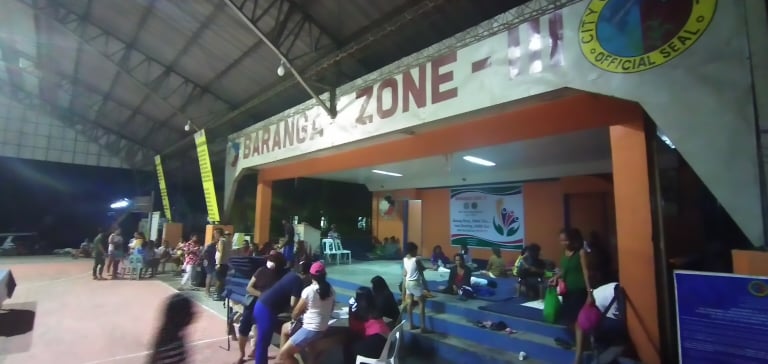 DSWDXIISOX's tweet photo. OOK: Residents displaced by flash floods that left hundreds of families homeless in Koronadal City in South Cotabato were provided relief assistance Tuesday night by the Department of Social Welfare and Development. @dswdserves 
#DSWDMayMalasakit https://t.co/dfn8WcEsxD