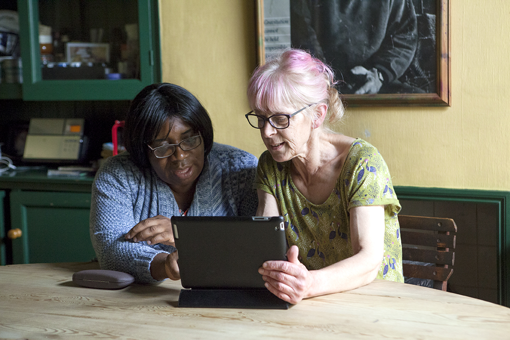 The government are consulting on giving unpaid #carers a week of unpaid leave. Let them know what you think. Take the online survey. We think the leave should be paid, give flexibility to carers and be part of wider support available.
bit.ly/2BAQiAX