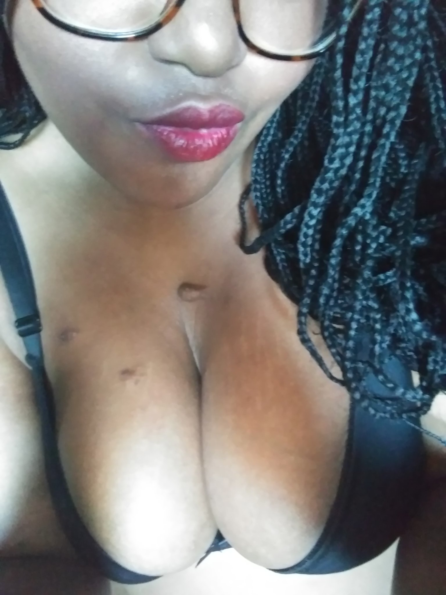 1 pic. The boobs 💖 the ass 😘 https://t.co/zvl3exAJgQ
