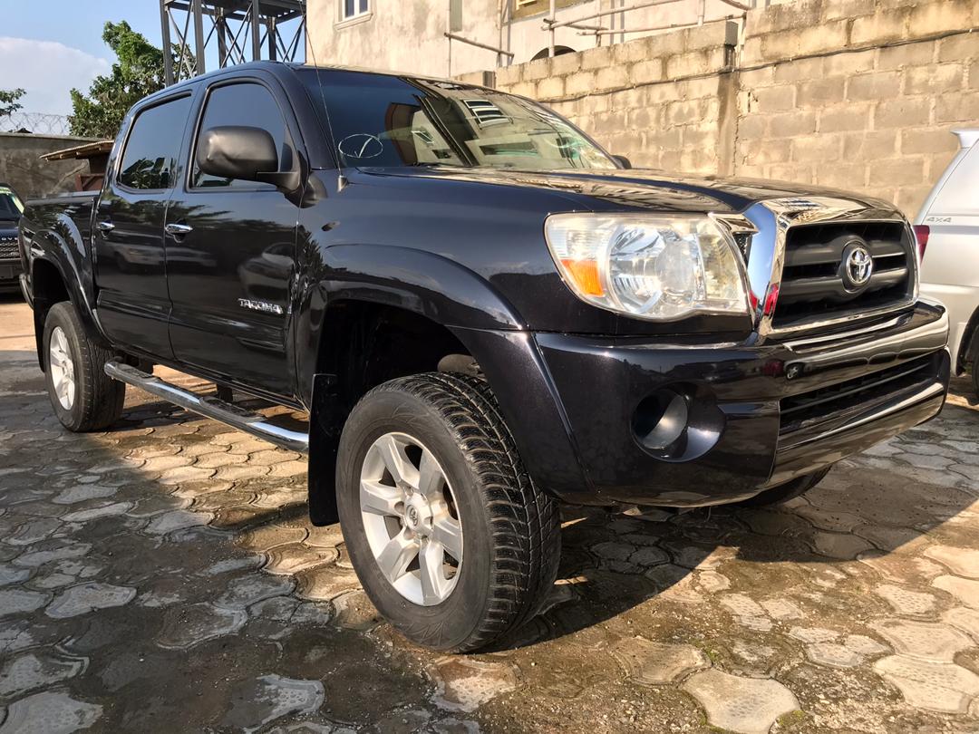 MbolajiAtolagbe's tweet photo. Do you want a truck for your Agriculture or construction projects?
This Double Cabin, Accident Free Toyota Tacoma 2007 is available for purchase.
Price: ₦5M only.
Refer a buyer and EARN!
DM me for details.
#YourCarPlug #bbnaijalockdown2020 #kiddwaya https://t.co/doOh2AEiJD