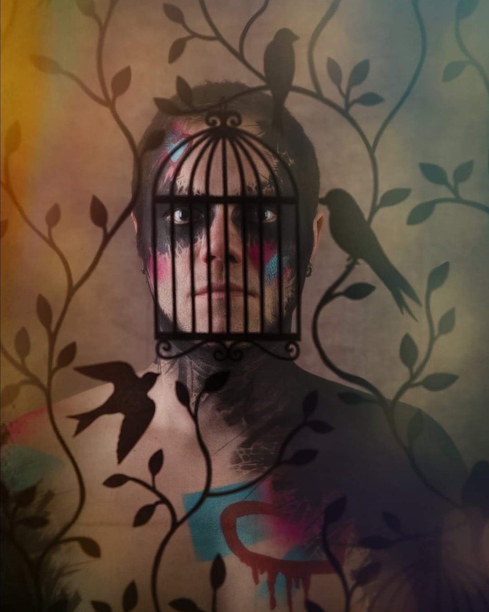 #cagednation 
Image @kernowphoto
Model @gayjamiemodel
Bodyart @brushstrokesbodyart
Dark valentine portfolio image
#caged #darkvalentine #bodypainting
#bodyart #intensity #art #cageduk