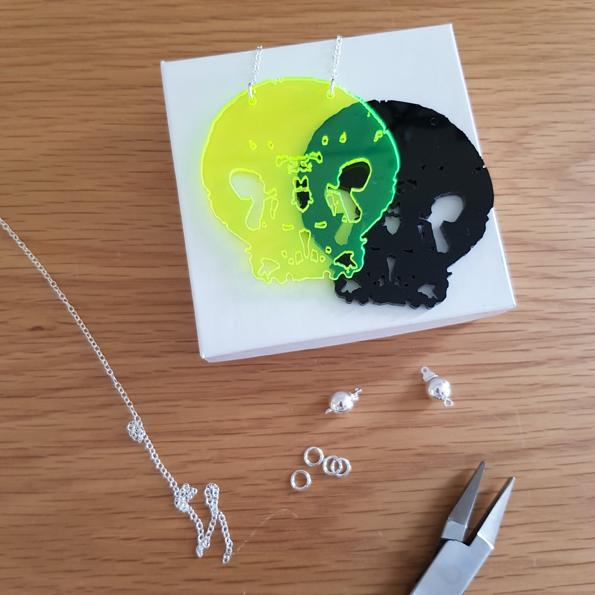 charcotstudio's tweet image. Final Brain Skull Necklaces have been added to CHARCOT.CO.UK get 40% off your order when using code CHARCOT40
Offer ends this Friday July 31st #charcotstudio #makingMSvisible #makingMSwearable #redesigning #MRIscans #MS #lesioneyes #MSawareness #stopMS #ThisisMS