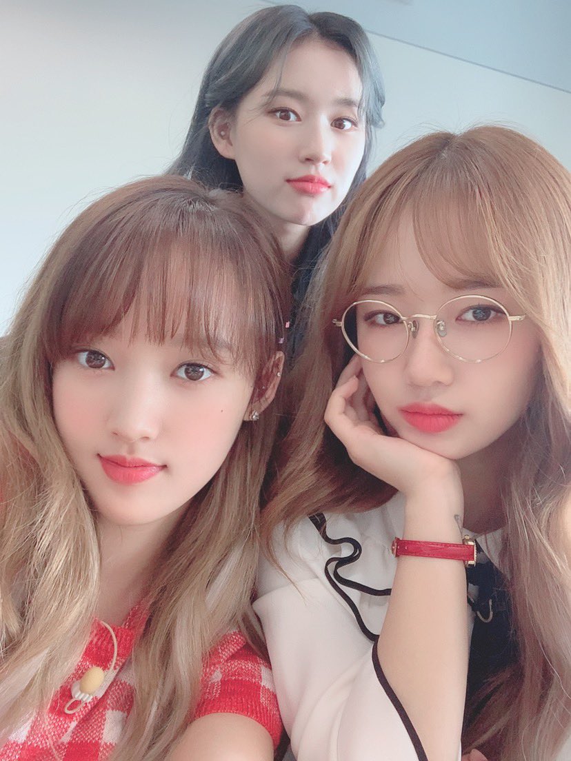 WekiMeki's tweet photo. 인생 주식회사에 근무하는 위키미키 회사원🕴
 
#위키미키 #인생_주식회사 #재밌었다 #🌱 https://t.co/Ti1Af01o7h