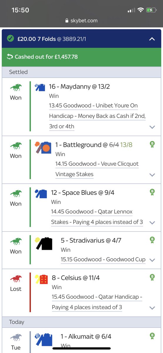 cusworth91's tweet photo. @CheltenhamScott cash out of the day? 💸💸💸💸💸 #cashout https://t.co/2yk1juqeHj