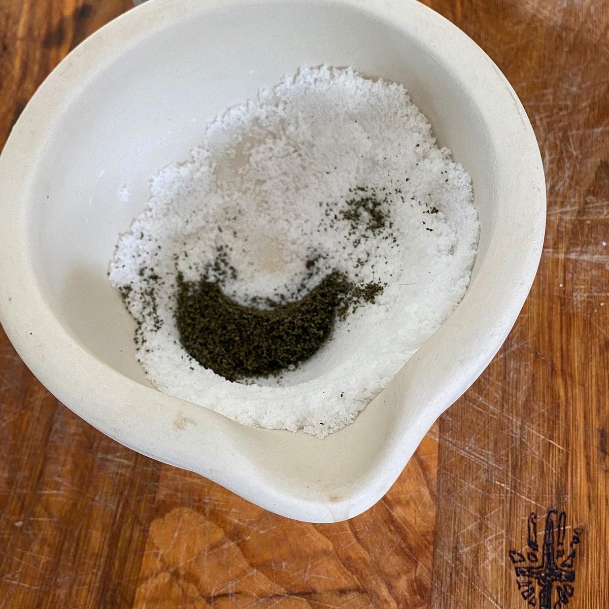 blightybcraft's tweet photo. Nettle seed salt.  Seasoning your food is so important and this mix provides vitamins A, C, magnesium, calcium and fatty acids at the same time. Ah the simple things. 
#Blighty #bushcraft #somerset #getoutside #education #blightybushcraft #nettle #seeds #salt #season #your #food https://t.co/fuot60VQFM