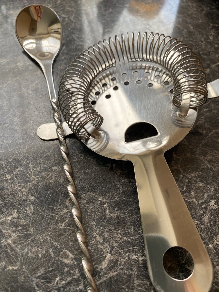 KateLifeDaily's tweet image. Looking forward to learning some cocktail recipes and flower arranging tomorrow! #MoonpigVirtualEvent