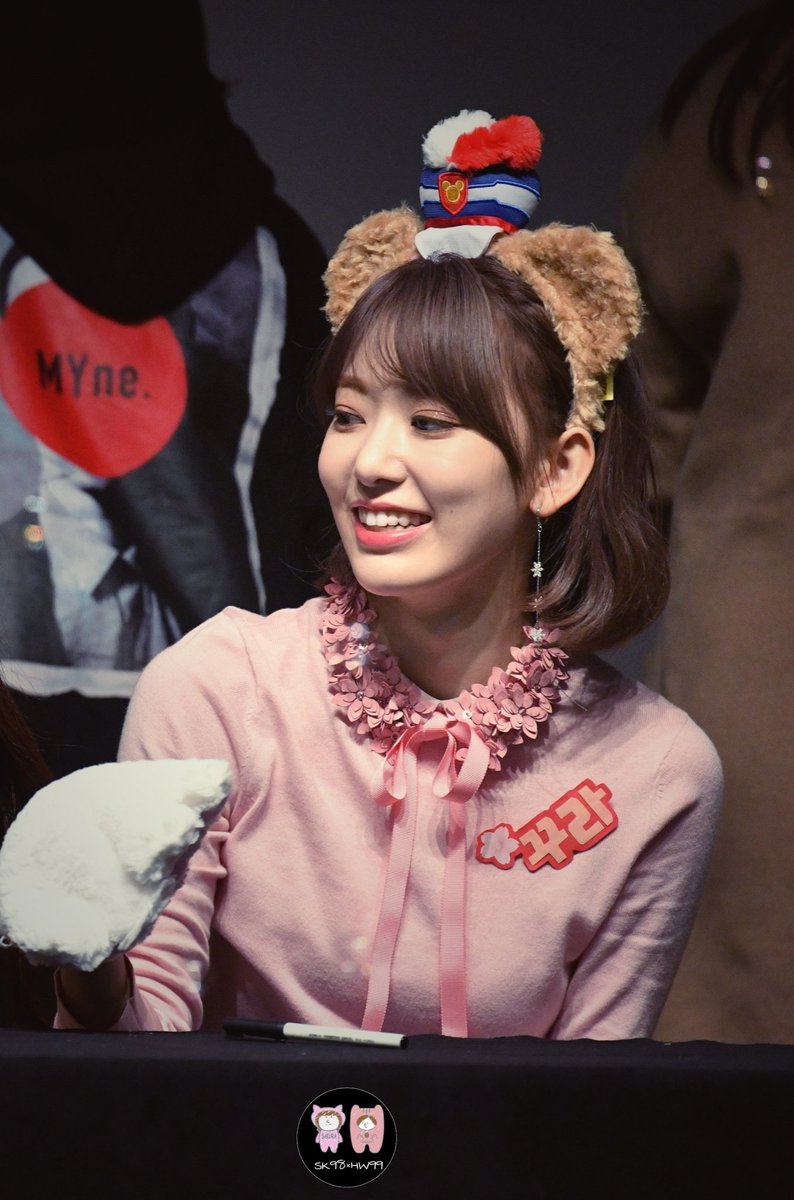 20181102 Fansign

🐱😘

#미야와키사쿠라 #사쿠라 #Sakumail #MiyawakiSakura 
#IZONE  #아이즈원