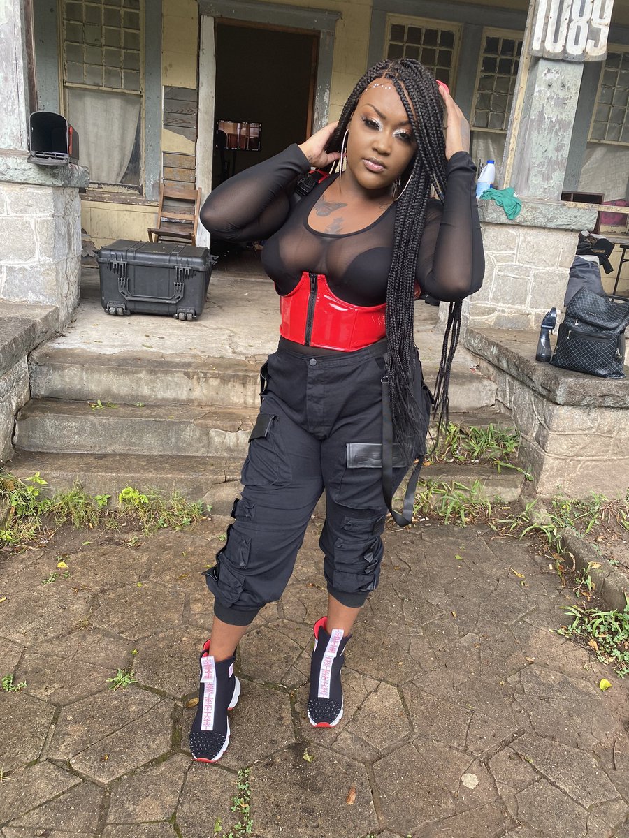 CupcakkeCrew's tweet photo. 🚨 @CupcakKe_rapper will be releasing the music video for new single “Discounts” in 3 hours 🚨 STAY TUNED 👀 https://t.co/M9QBlLE1iL