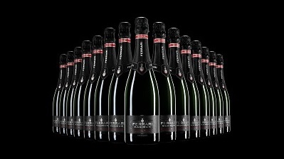 ItaliadelvinoC's tweet photo. Juventus brinda #ToTheMaximum con le bollicine Ferrari al nono scudetto consecutivo

#Stron9er #Juventus #Ferrari #MetodoClassico #Trentodoc #scudetto #MaximumBlancdeBlancs #Chardonnay #OfficialSparklingWine 

https://t.co/LAaEgqs6t7 https://t.co/9ddl3zZ2aj