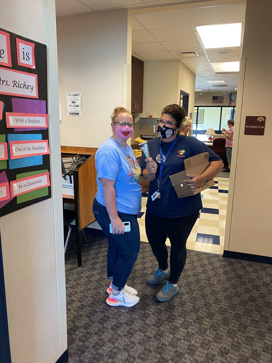 We have the best cafeteria staff ever!  They were out delivering ice cream around the building...even had the ice cream truck 🎵 playing.
<a href="/MSDDecaturFood/">Child Nutrition</a>