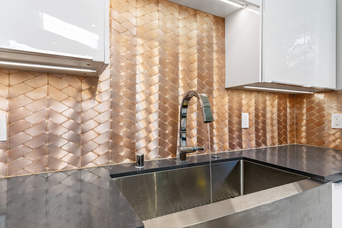 b_b_builders_sj's tweet photo. Our team is all about honesty and integrity and you can see that in the way we work. To us, customers are more than customers - they're family. https://t.co/iVmLC64SUS #GeneralContractor #GeneralContractorSanJose #HomeConstructionSanJose #HomeAdditionsSanJose https://t.co/T8iHSNQmy3