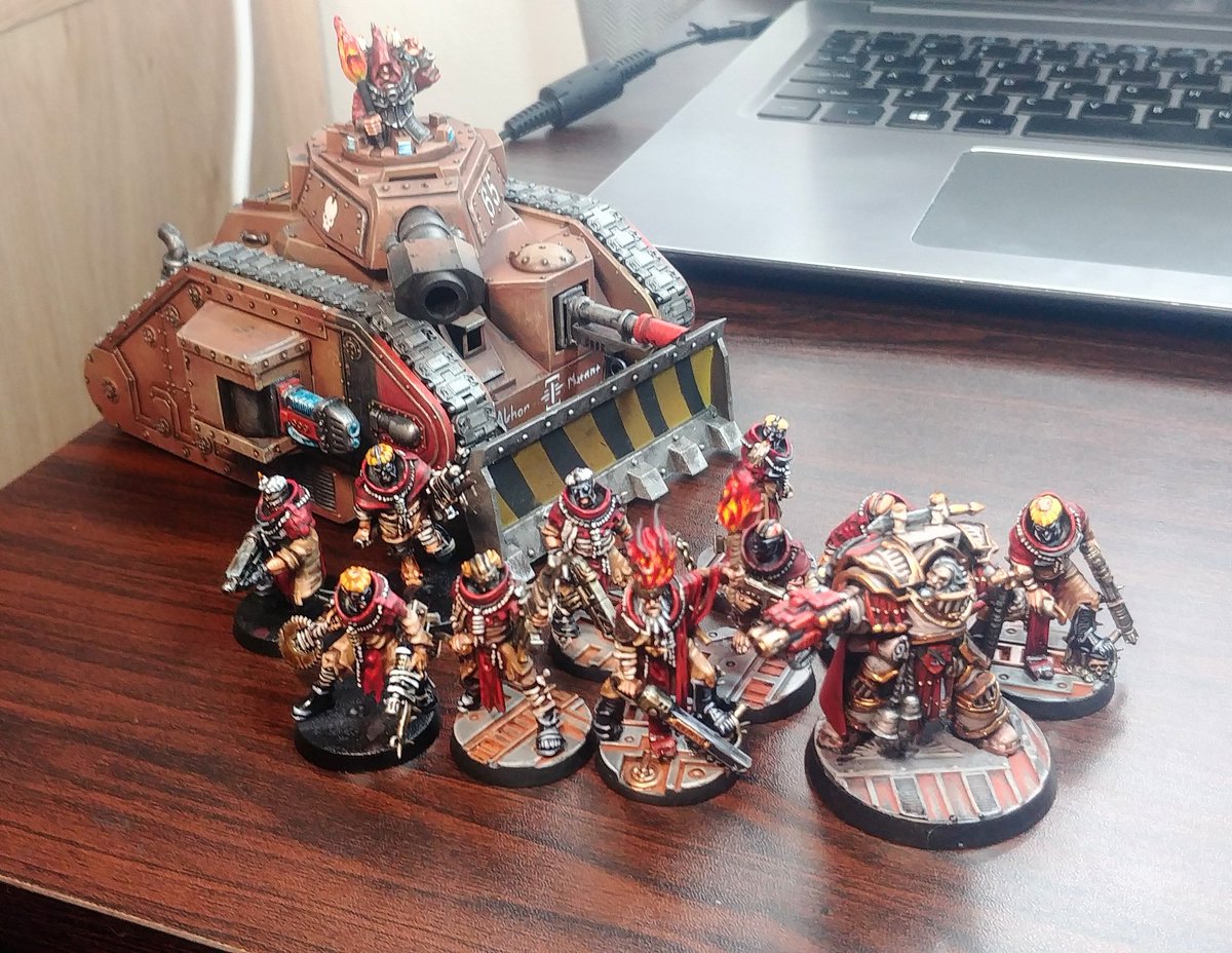 Dave0waR's tweet photo. Radical inquisitor and the start of his cultist guardsmen coming along for 9th. https://t.co/7HcYeDhYpz