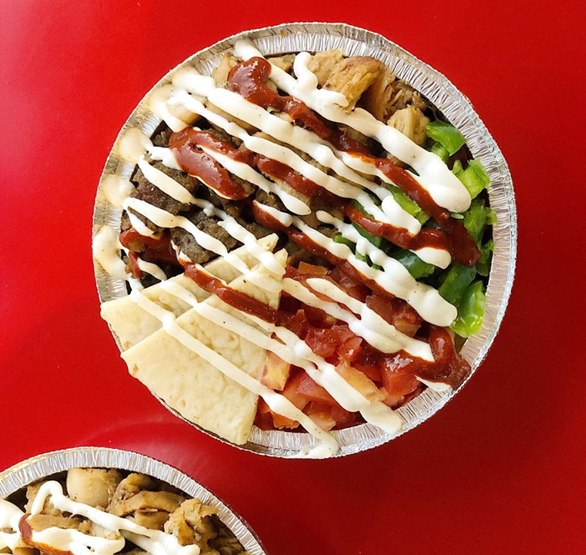 HalalGuys's tweet photo. Can you take the heat? Comment below how much hot sauce you add to your platter! ๐ฅ ๐ฅ ๐ฅ
#TheHalalGuys #WeAreDifferent #spicy #perfectplatter #howhotistoohot #heatwave https://t.co/QpKOkekirm