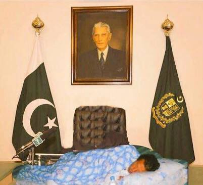 haseebxhan's tweet photo. Before elections   IK: i need your help YOUTH : Yes we are always here for you                                                  AFTER ELECTIONS                  YOUTH : we need you Sir.                   IMRANKHAN: who the fuck are you I’m sleeping #ImranKhanKhulwaoPUBG https://t.co/mXG4FqvXyX