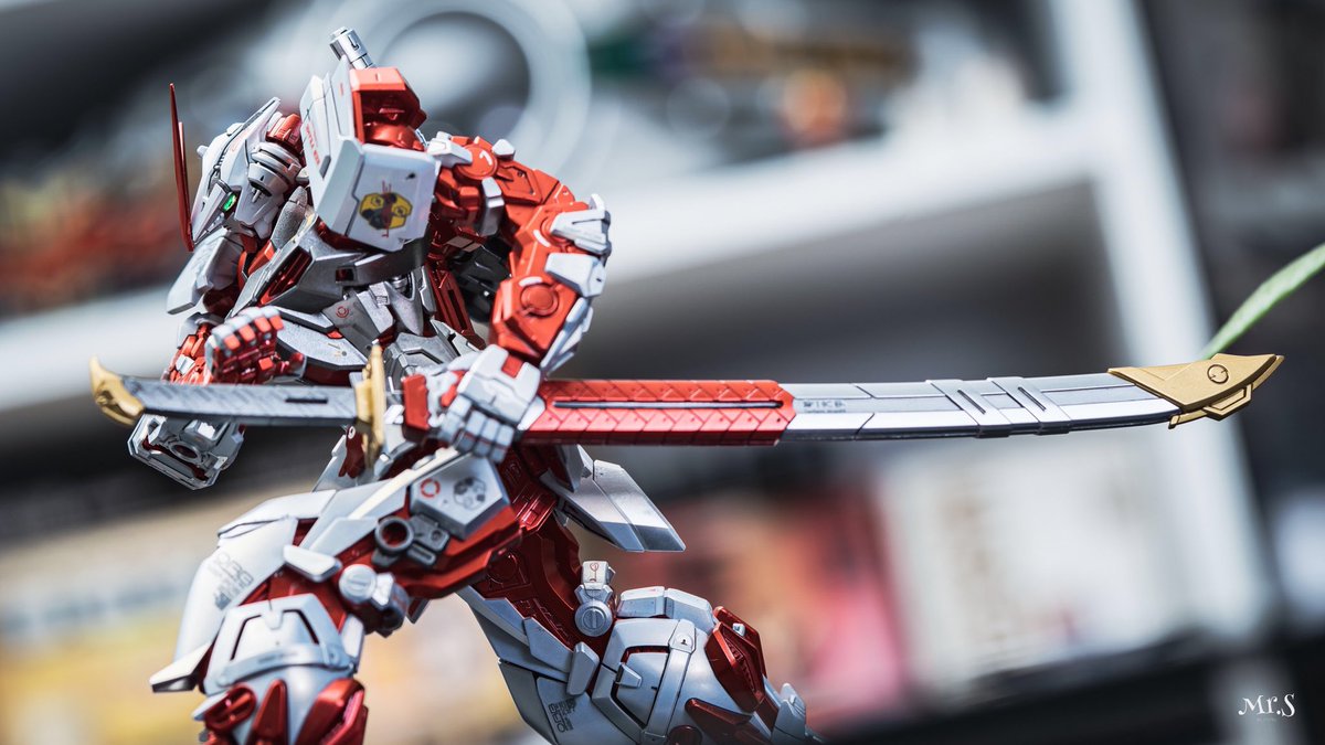 Mr S Mg 1 100 ガンダムアストレイ レッドフレーム 初めてガンプラを全塗装で作ってみました 要領が掴めず塗装やゲート処理などが甘い部分もありますが楽しく作れました Mr S Mg 1 100 ガンダムアストレイ レッドフレーム 初めてガンプラを全塗装で作ってみました 要領が掴めず塗装やゲート処理などが甘い部分もありますが楽しく作れました