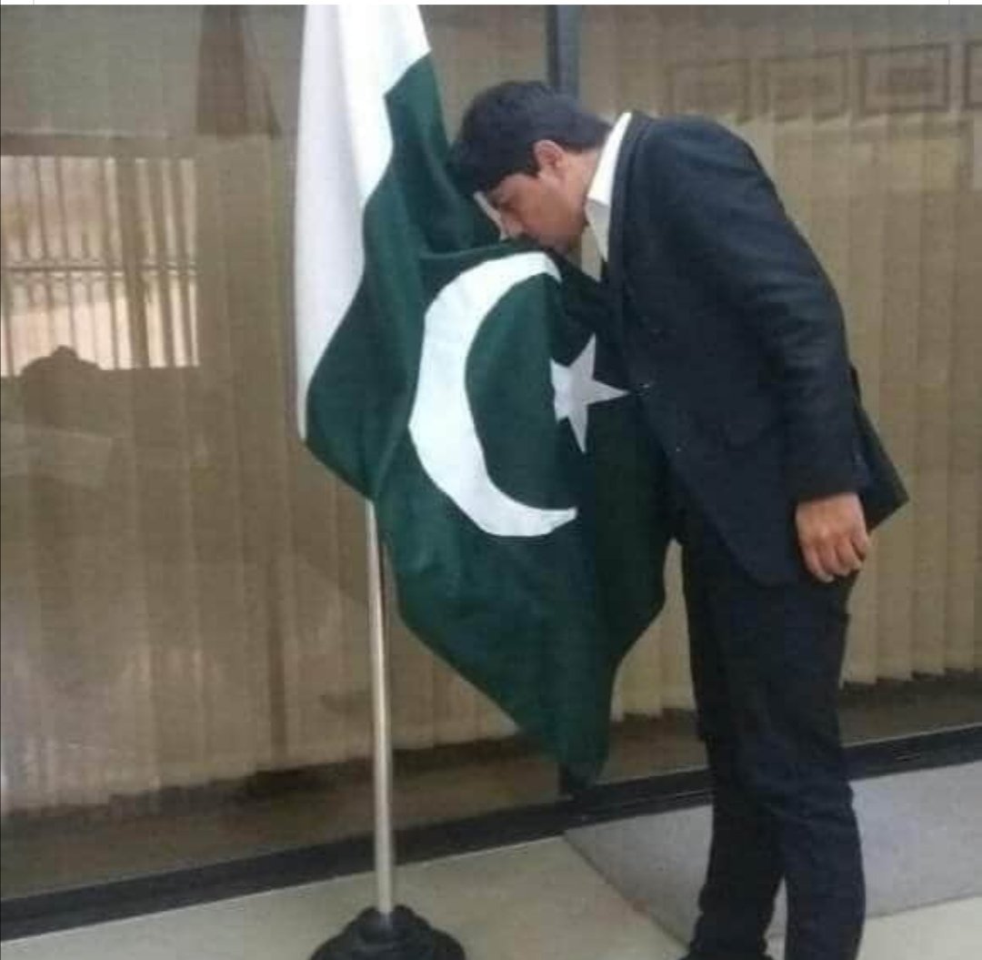 Ayesha271258's tweet photo. This young man was always busy in highlighting problems of tribesmen.He took serious issue like 3G & 4G to the High Court and fought case. It's reported that he was arrested from Pada Chinar.strongly condemn this arrest & call on Pak Govt to release him asap #releasesyedmuhammad https://t.co/8xAtCmexaf