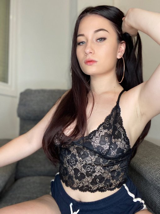 Hacemos v&iacute;deo llamadas? 🥵 https://t.co/Y3wzG0nU8o<a href="/tag/nuevafotodeperfil"class="tags"><span>#nuevafotodeperfil</span></a>