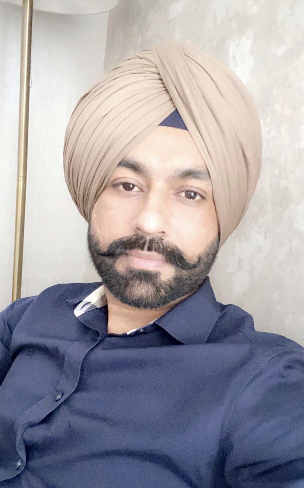 khehra_xhood's tweet photo. sat Shri Akal Ji🙏kive o sare?
Hope k song di wait ch hovo ge bhut jald a ria song thode roob roob...malak maher kre sab te🙏
#tarsemjassar #mypride #yaarmere #bloodline #hustler #kajla #pavdharia #newsong #vehlijanta #keepsupoorting #keeploving #wmk https://t.co/KqRemcCZnU