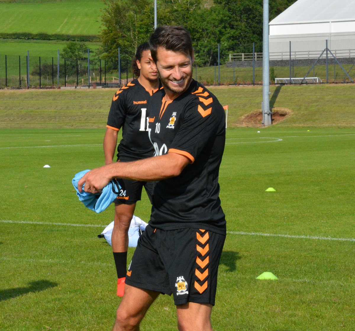 CambridgeUtdFC's tweet photo. ⚡️🔙 FLASHBACK | Remember this time last year when we all got excited about Wes Hoolahan potentially signing 😂🤣🙈

#CamUTD https://t.co/4dJq1K5hdg