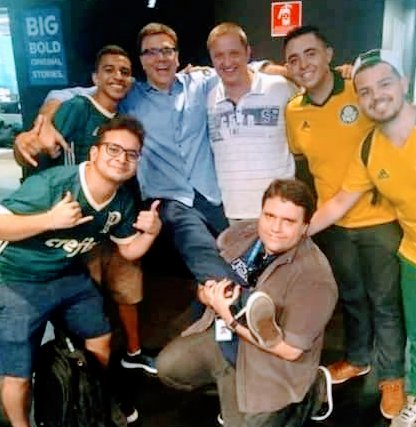 AlexMuller93's tweet photo. O #ForcaRodrigoRodrigues dá lugar agora para o #ObrigadoRodrigo
Obrigado por sempre ter sido tão gentil, atencioso e amigo.
Por onde passou conquistou as pessoas com a sua leveza de espírito.
Que Deus o receba em Seus braços e conforte aqueles que ficam com as boas lembranças🙏 https://t.co/KOkScqQxEl