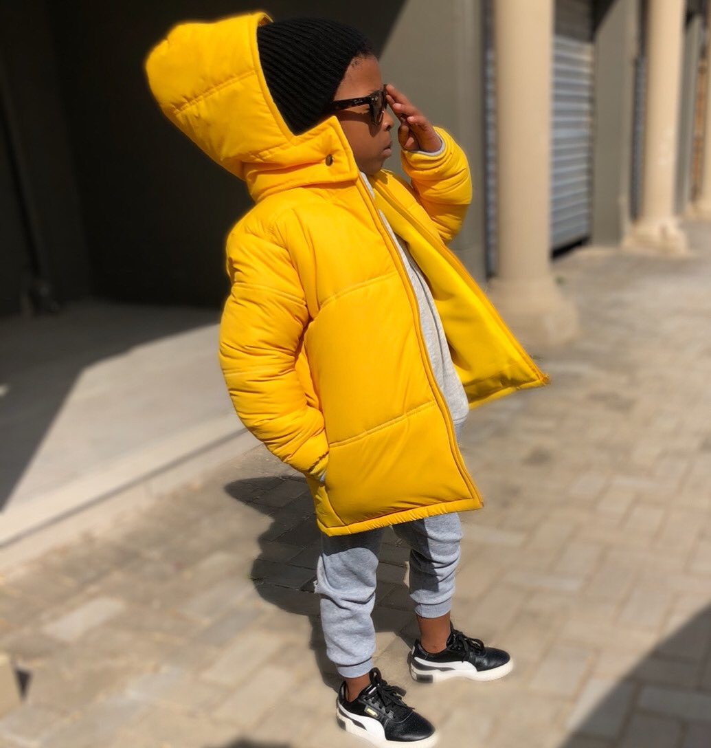 Mbangi_Threads's tweet photo. Oversized puffer jackets ( these are really huge) 😅 - can be worn without hoodies too 💛

Can be made in ANY colour 

Kiddies R600
Adults R800 https://t.co/pEn9nzEQI1
