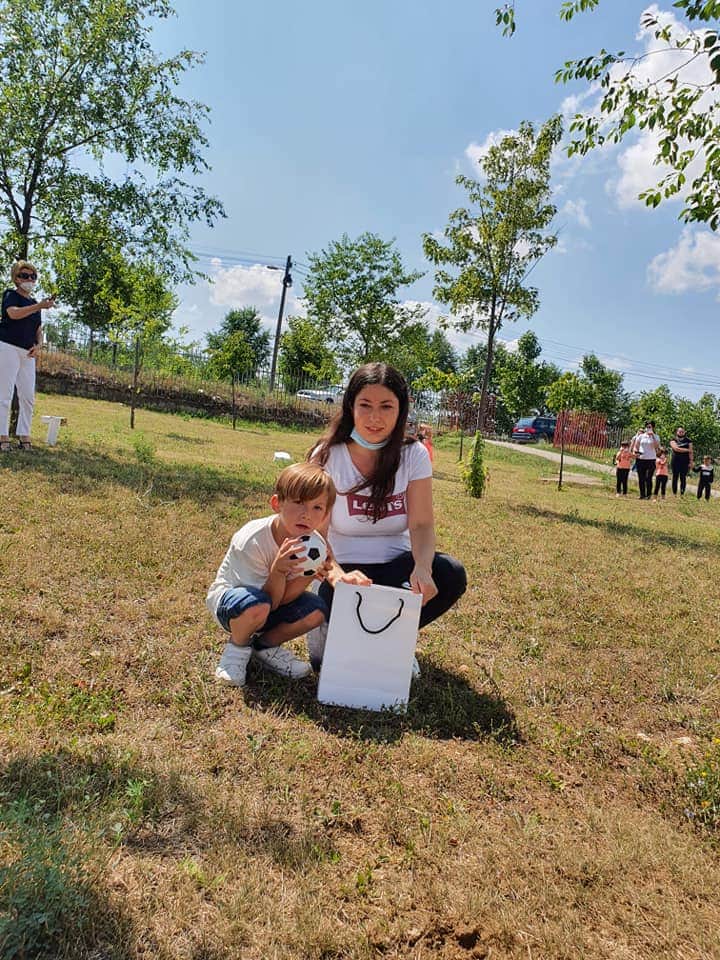 qshhzh's tweet photo. Activity packages arrived at the kids of Gjilan as well! Happy children, committed parents and a handful of activities for the days to come.
@UNICEFKosovo 
#WhileAtHome
#NderkoheNshpi https://t.co/nC13ztrPjF