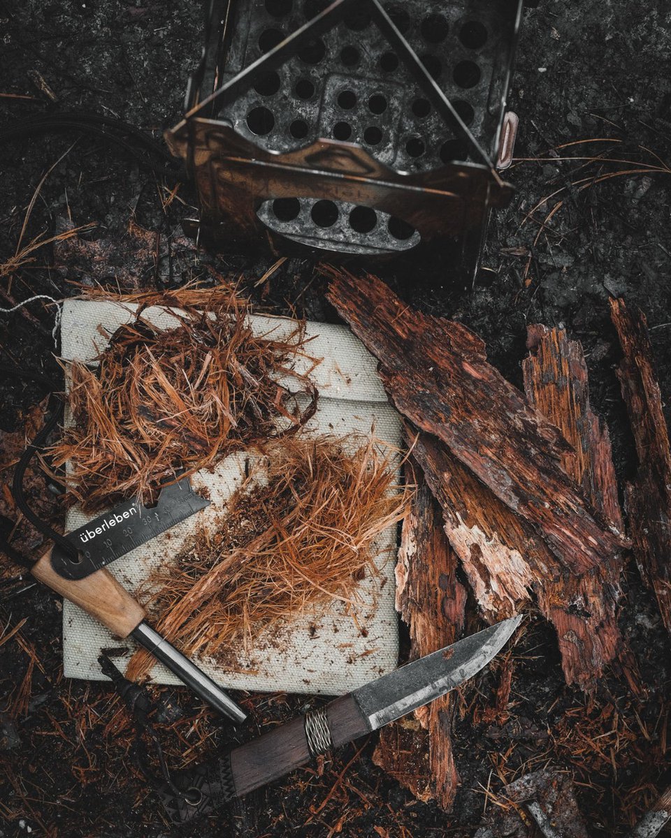 modernfirecraft's tweet photo. What's your go-to tinder? Depending on the time of year and your surrounding environment, it's good to be familiar with a couple solid options. 🪓
#firestarter #ferrorod #woodsman #firesteel #bushcraftgear #fatwood #tinder #bushcraftknife #flatpackstove #survivalgear @condortk https://t.co/0ctCRZbH0h