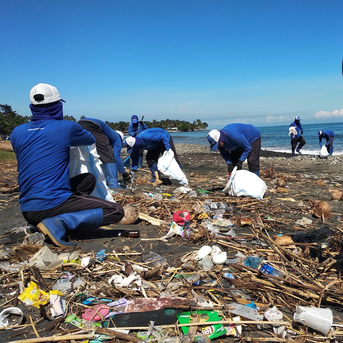 4ocean tweet media