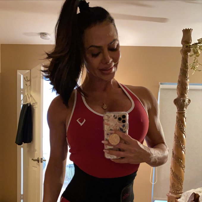 Ready for my morning workout routine 😎💪 Anyone need some inspiration to start working out 🤔❓ Check out<a href="/tag/fitnessmodel"class="tags"><span>#fitnessmodel</span></a><a href="/tag/workout"class="tags"><span>#workout</span></a><a href="/tag/fit"class="tags"><span>#fit</span></a><a href="/tag/sexy"class="tags"><span>#sexy</span></a><a href="/tag/sexybody"class="tags"><span>#sexybody</span></a><a href="/tag/sexyworkout"class="tags"><span>#sexyworkout</span></a>