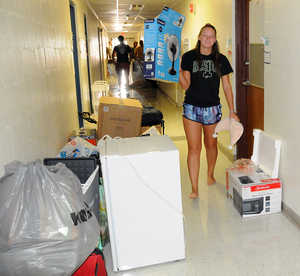 juniatacollege's tweet photo. To Bring or Not to Bring, a last-minute information session will be held at 7 p.m. Thursday, July 30. This will be a good opportunity to ask questions about life on campus! For information on accessing this Zoom meeting, visit https://t.co/XrrfEVCu9w https://t.co/YcfXgWJrvN