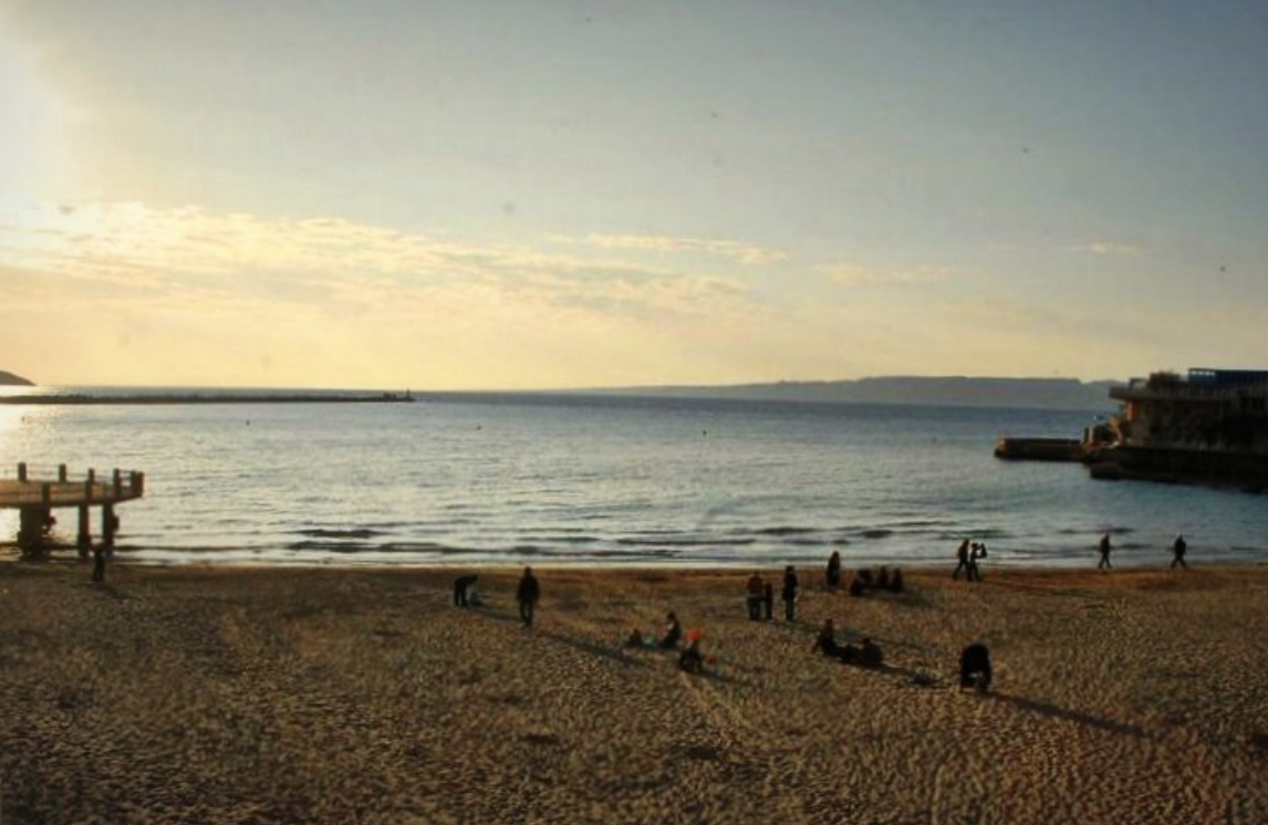 MadeMarseille's tweet photo. La plage des #Catalans à #Marseille étend ses horaires d’ouverture en soirée tout l’été. Ce changement intervient à l'occasion du lancement de l'"Eté marseillais".
Nos informations sur les plages ➡️ https://t.co/KMj5AYpVDN https://t.co/bXqX8dBXdn