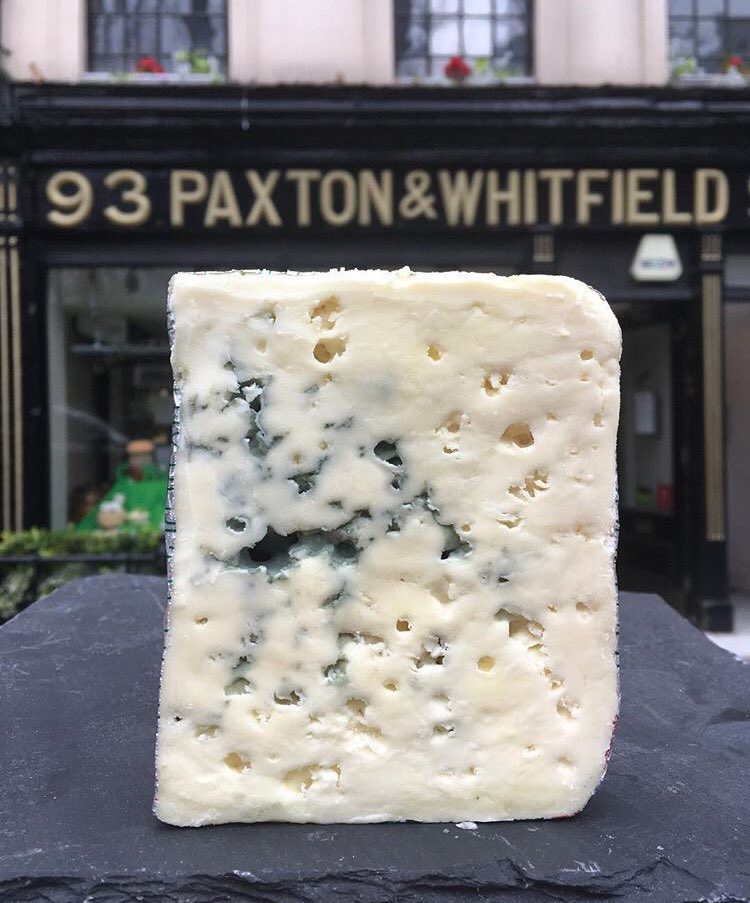 paxtonscheese's tweet image. In this month’s podcast, join Dan Bliss as she looks into the story of one of the world’s most famous blues - Roquefort. Plus we take a look at how cheesemakers across the channel have been reacting to the challenges of lockdown.
paxtonandwhitfield.co.uk/blog/detail/sC…