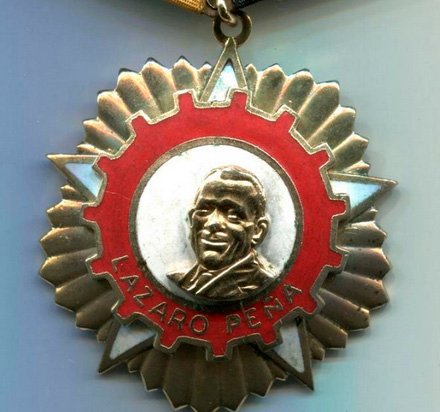 silvano_Cuba's tweet photo. Con gran emoción hemos conocido que al profesor de @UccfdF #IvanRoman le ha sido otorgado la #OrdenLazaroPeña de 1er grado que otorga el Consejo de Estado a propuesta de
@CTC_Cuba #OrgullosoDeSerCubano #RumboALos50AñosDelFajardo
@DiazCanelB @DrRobertoMOjeda @NiurkaOrbera https://t.co/NDr8w5McOG