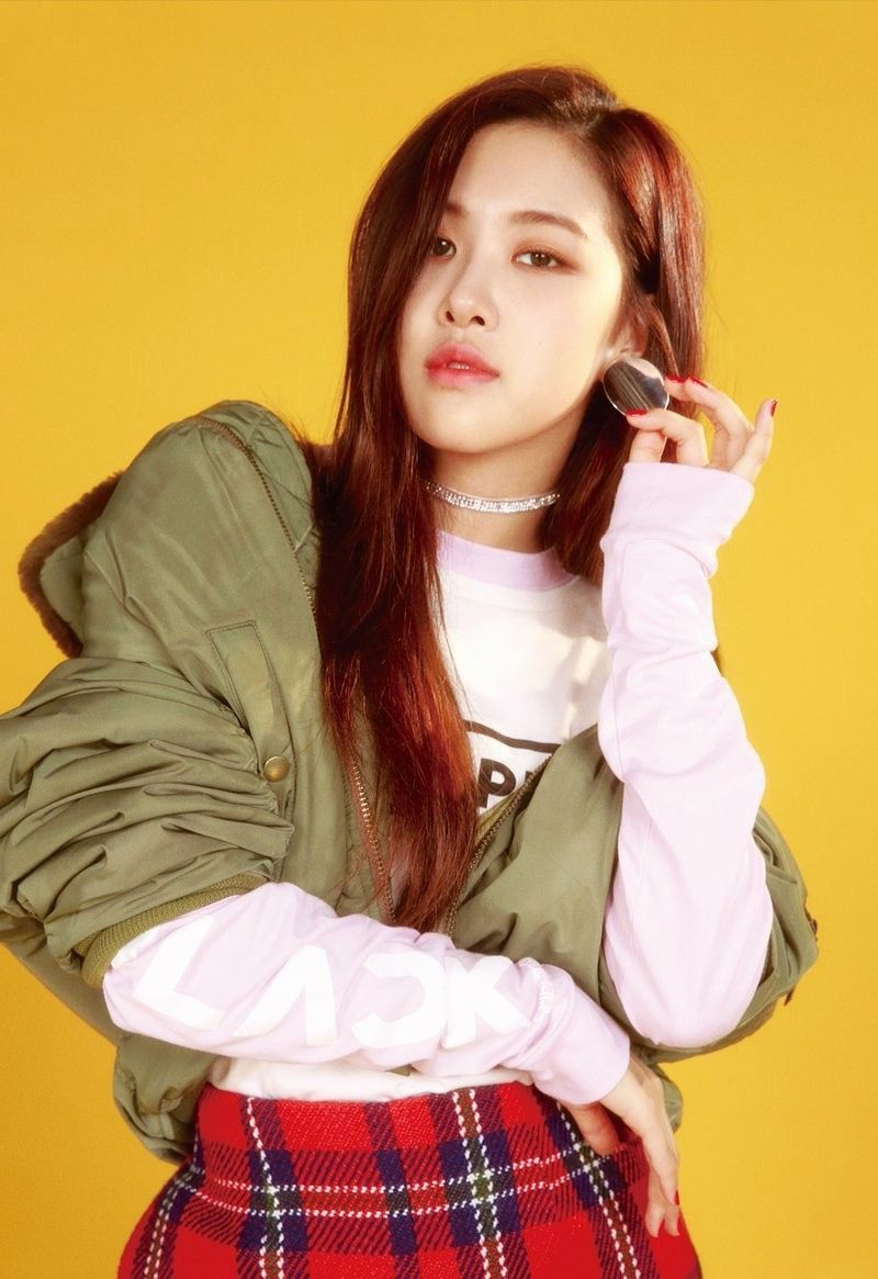  Rosé jumps thorough various skyscrapers in the middle of New Orleans