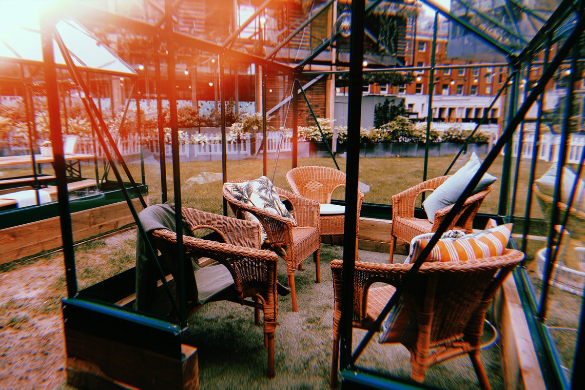 Socially distanced summer socialising at the <a href="/LawnClubMCR/">The Lawn Club Manchester</a> situated in the heart of Spinningfields - enjoy an Aperol spritz in one of the Lawn Houses! 🍹

#thelawnclubmcr #manchester #mcr #alfresco #outdoors #greenhouse #popup #spinningfields #summer